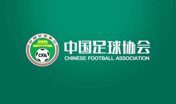 俄罗斯媒体sport25表示，斯卢茨基将成为申花新帅，与他一同加盟的还有教练组成员瓦西里-别列祖茨基和奥列格-雅罗文斯基。